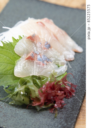 美味しい活き締めのシマアジ 85225575