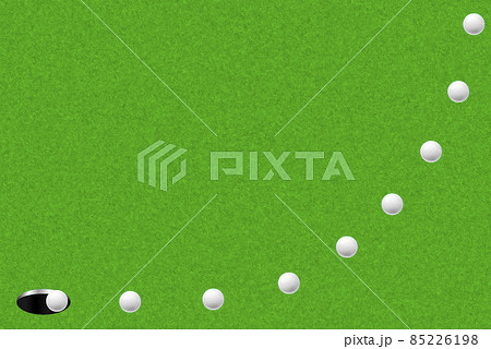 カップにゴルフボールが吸い込まれるシーン。目標達成イメージ。 85226198