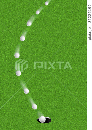 カップにゴルフボールが吸い込まれるシーン。目標達成イメージ。 カップにゴルフボールが吸い込まれるシーン。目標達成イメージ。 85226199