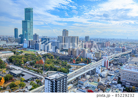 大阪府 通天閣より見たあべのハルカス、JR天王寺駅方面の風景 大阪府 通天閣より見たあべのハルカス、JR天王寺駅方面の風景 85229232