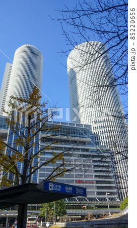 ジェイアールセントラルタワーズの外観 愛知県名古屋市名古屋駅前 ジェイアールセントラルタワーズの外観 愛知県名古屋市名古屋駅前 85229656