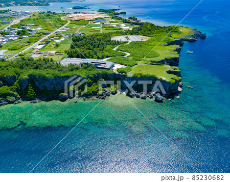 【空撮・沖縄】沖縄県国頭郡恩納村 万座毛と青いリーフを空撮② 【空撮・沖縄】沖縄県国頭郡恩納村 万座毛と青いリーフを空撮② 85230682