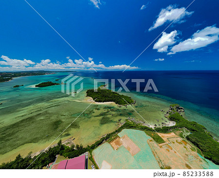 【沖縄・空撮】沖縄県西海岸アポガマ周辺の青いリーフを空撮⑲ 85233588