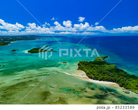 【沖縄・空撮】沖縄県西海岸アポガマ周辺の青いリーフを空撮⑳ 【沖縄・空撮】沖縄県西海岸アポガマ周辺の青いリーフを空撮⑳ 85233589