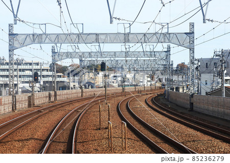 複々線の鉄道線路 複々線の鉄道線路 85236279