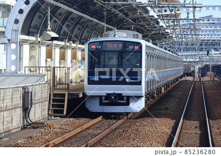 走行する小田急電車 85236280