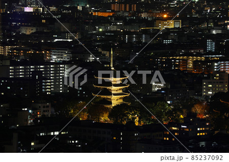 夜の東寺 五重塔 夜の東寺 五重塔 85237092
