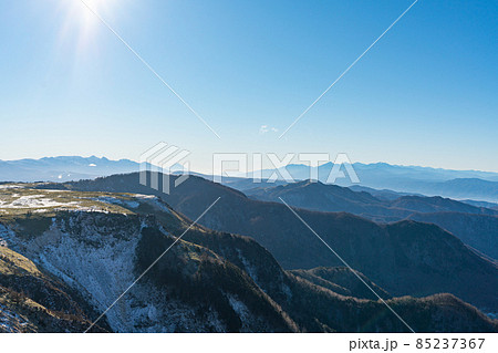 長野県 美ヶ原高原 ビーナスライン 風景 太陽 高所 観光 アルプス 旅行 登山 富士山 雪原 冬 長野県 美ヶ原高原 ビーナスライン 風景 太陽 高所 観光 アルプス 旅行 登山 富士山 雪原 冬 85237367