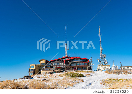 長野県　美ヶ原高原　王ヶ頭ホテル　山荘　ヒュッテ　風景　高所　観光　アルプス　旅行　登山　冬 85238020