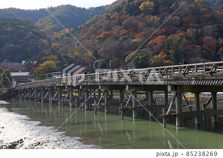 秋の嵐山 渡月橋 秋の嵐山 渡月橋 85238269