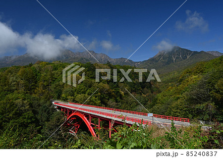 東沢大橋展望台　赤い橋　八ヶ岳連峰　富士山 85240837