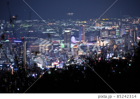 摩耶ケーブル駅付近よりの神戸中心街の夜景 摩耶ケーブル駅付近よりの神戸中心街の夜景 85242314