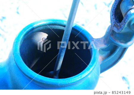 カラー 手漕ぎ ポンプ 手動 レトロ (2021年12月登録) 最大サイズ:M カラー 手漕ぎ ポンプ 手動 レトロ (2021年12月登録) 最大サイズ:M 85243149