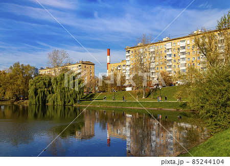 Big Novodevichy pond on a sunny autumn day near the Novodevichy convent (Bogoroditse-Smolensky monastery). Moscow, Russia. UNESCO world heritage site Big Novodevichy pond on a sunny autumn day near the Novodevichy convent (Bogoroditse-Smolensky monastery). Moscow, Russia. UNESCO world heritage site 85244104