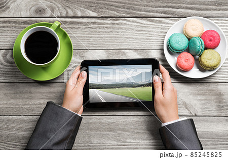 Businesswoman having coffee break 85245825