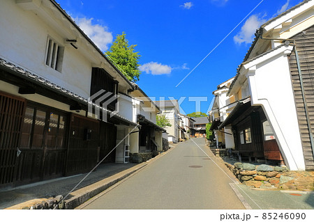 【愛媛県】晴天下の内子の町並み（重要伝統的建造物群） 85246090
