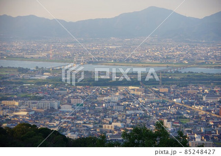 徳島県　眉山から四国三郎橋・高徳線・藍住町方面を望む 85248427