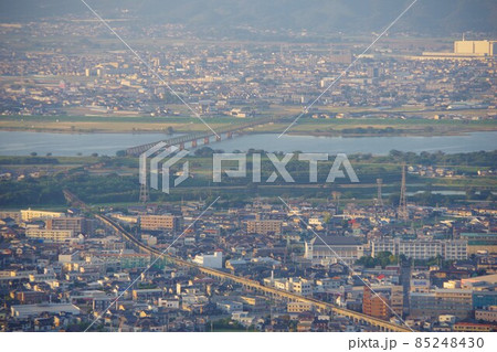 徳島県　眉山から吉野川・高徳線周辺を望む 85248430