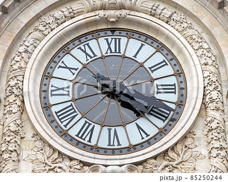 Orsay clock 85250244