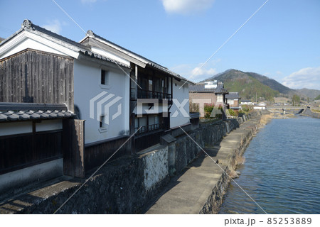 宿場町平福　川端風景　兵庫県佐用町 85253889