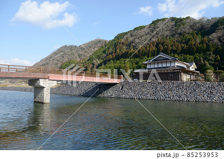 宿場町平福　佐用川対岸の風景　兵庫県佐用町 85253953