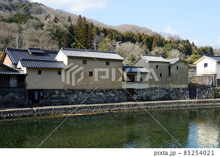 宿場町平福 佐用川の川端風景 兵庫県佐用町 宿場町平福 佐用川の川端風景 兵庫県佐用町 85254021