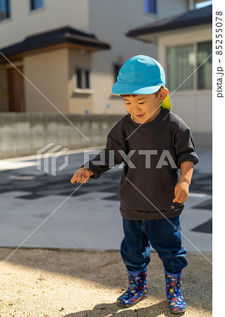 イヤイヤ期の子供　男の子 85255078