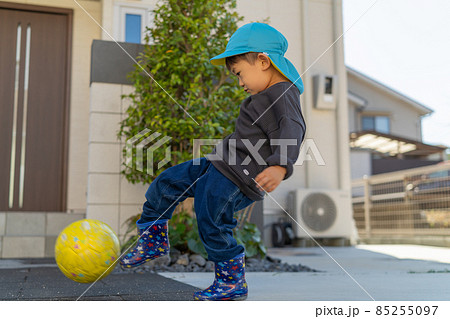 イヤイヤ期の子供 男の子 イヤイヤ期の子供 男の子 85255097