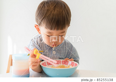 イヤイヤ期の子供 男の子 イヤイヤ期の子供 男の子 85255138