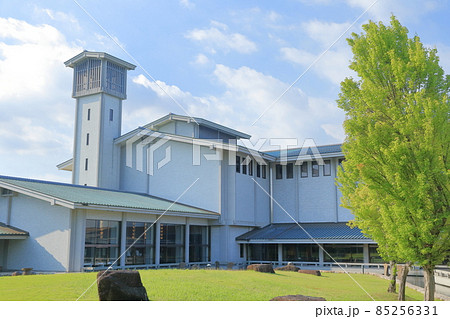 瀬戸物の町にある陶磁器の美術館（愛知県陶磁美術館　本館・講堂　愛知県 瀬戸市） 85256331