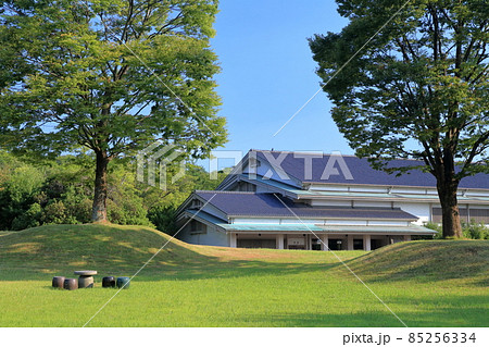 自然豊かな森に囲まれた建物(愛知県陶磁美術館 南館 愛知県 瀬戸市) 自然豊かな森に囲まれた建物(愛知県陶磁美術館 南館 愛知県 瀬戸市) 85256334