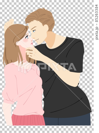 男女の寄り添う恋人同士 85263384
