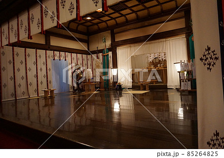 住吉大社の厳かな本殿内部,住吉区, 大阪市, 大阪府, 日本 85264825