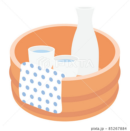 木桶に入った日本酒の徳利とお猪口 85267884