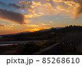 美々津海岸から見る夕陽の太陽。[宮崎県日向市美々津] 85268610