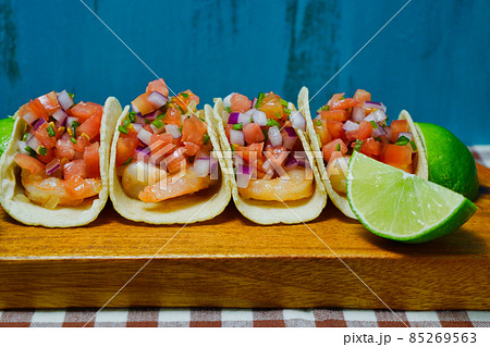 メキシコ料理の美味しいタコス 85269563