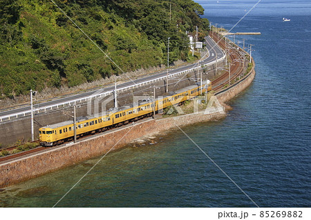 周防大橋から望む山陽本線115系（山口地区：岩国⇔下関） 85269882