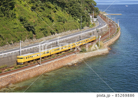 周防大橋から望む山陽本線115系(山口地区:岩国⇔下関) 周防大橋から望む山陽本線115系(山口地区:岩国⇔下関) 85269886