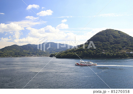 周防大橋から望む瀬戸内の島々 周防大橋から望む瀬戸内の島々 85270358