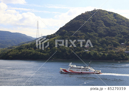 周防大橋から望む瀬戸内の島々 周防大橋から望む瀬戸内の島々 85270359