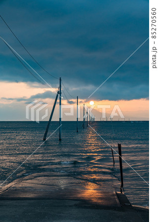 長部田海床路　夕方 85270560