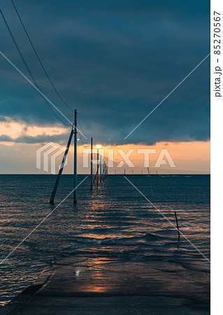 長部田海床路　夕方 85270567