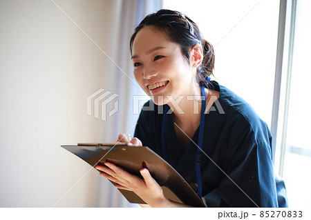 笑顔の医師　イメージ 85270833