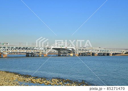荒川河口橋/荒川湾岸橋を江東区側/河口側より望む(東京都江東区)【2021.12】 荒川河口橋/荒川湾岸橋を江東区側/河口側より望む(東京都江東区)【2021.12】 85271470