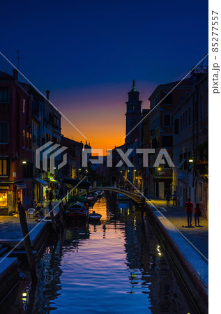 Venice cityscape with narrow water canal, fondamenta embankment Venice cityscape with narrow water canal, fondamenta embankment 85277557