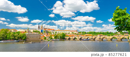 Panorama of Prague city historical centre with Prague Castle 85277621