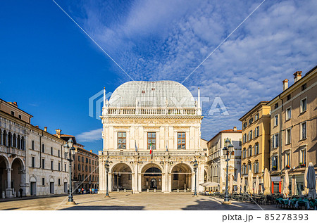 Palazzo della Loggia palace Town Hall Renaissance style building and street lights in Piazza della Loggia Palazzo della Loggia palace Town Hall Renaissance style building and street lights in Piazza della Loggia 85278393