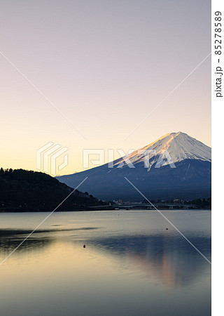 早朝の紅富士・河口湖からの絶景 早朝の紅富士・河口湖からの絶景 85278589