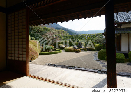 備中高梁　頼久寺　書院から小堀遠州作の庭園を望む　岡山県高梁市 85279554