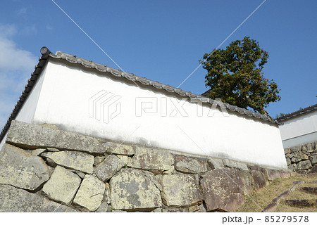 備中高梁 頼久寺 参道の白塀 岡山県高梁市 備中高梁 頼久寺 参道の白塀 岡山県高梁市 85279578